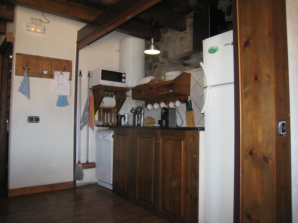 Ca L'Escola Guest House Aransa Bagian luar foto